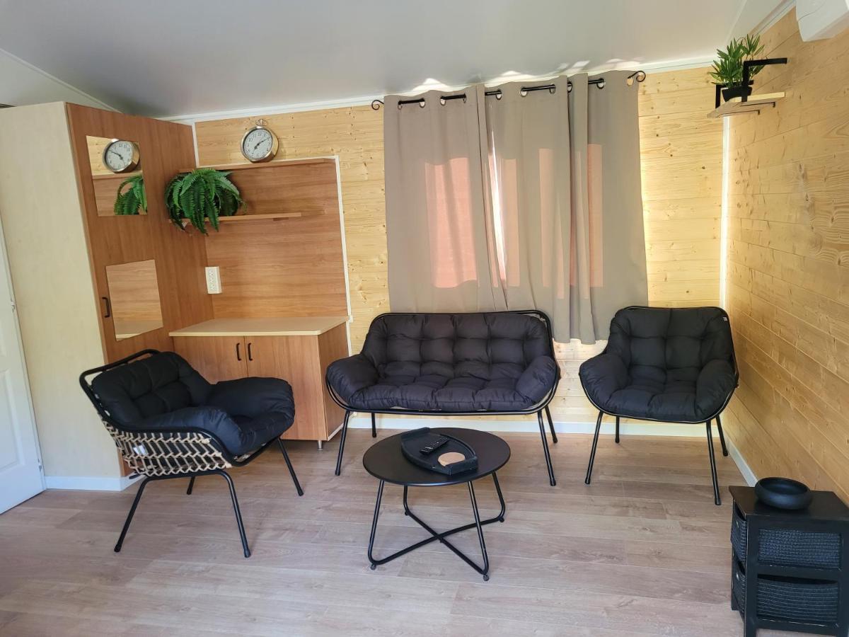 Mobil Home De Patricia Et Franck A Sigean Bagian luar foto
