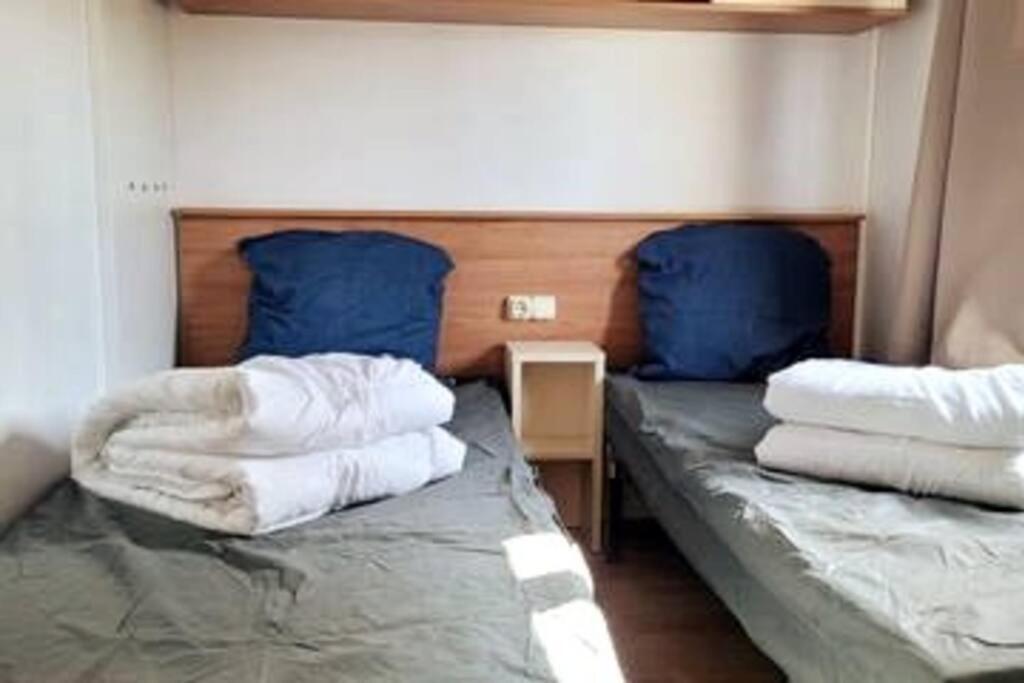 Mobil Home De Patricia Et Franck A Sigean Bagian luar foto
