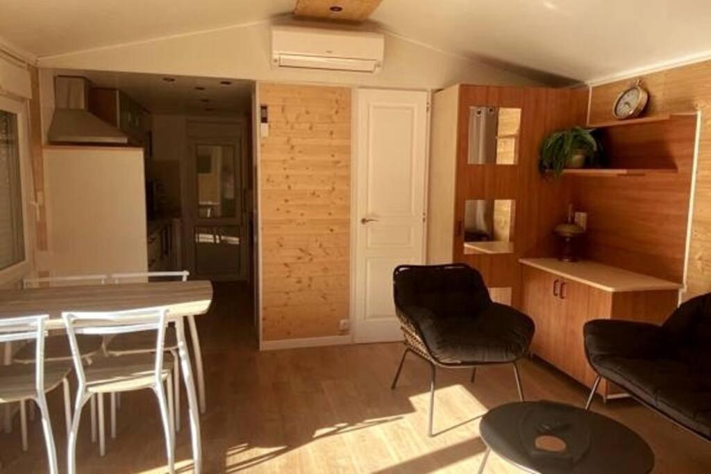Mobil Home De Patricia Et Franck A Sigean Bagian luar foto